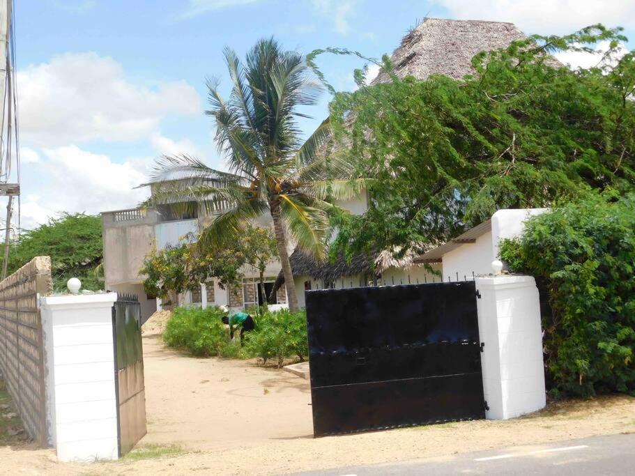 Holiday Home In Malindi Mambrui Экстерьер фото